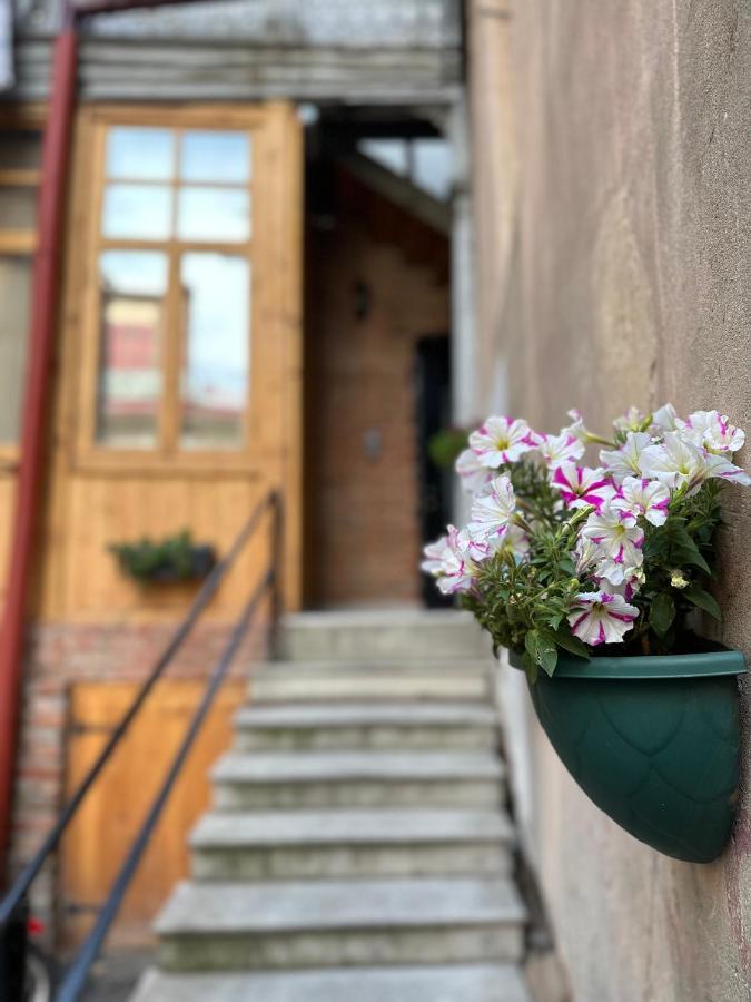 Salalak Lägenhet Tbilisi Exteriör bild